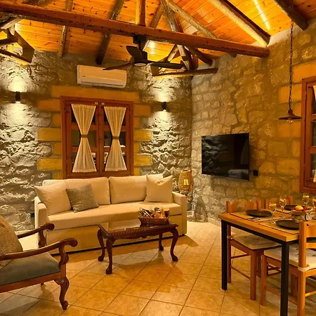 Tulipa Mani 3 - Cosy With Private Pool Stoúpa